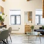Luxury דירה *