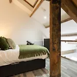 Luxury Bradford (West Yorkshire)