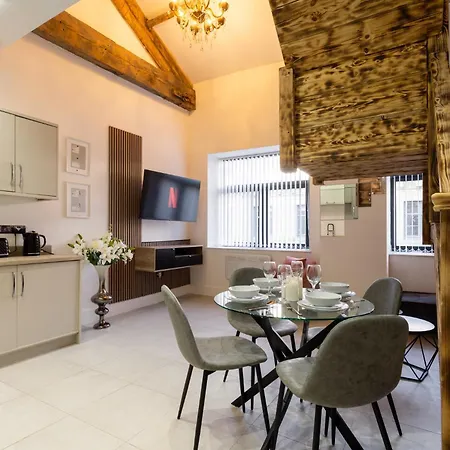 Bradford Luxury * Bradford (West Yorkshire)