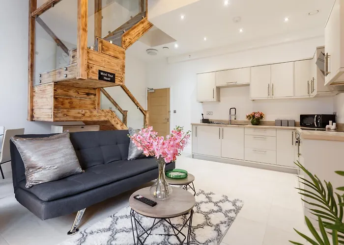 Luxury * Bradford (West Yorkshire)