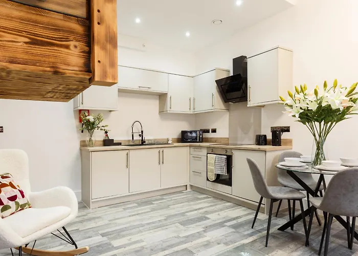 Luxury * Bradford (West Yorkshire)